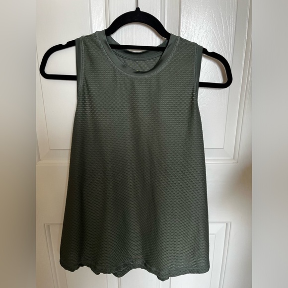 Women’s Tek Gear large Green Racerback Shirt - Picture 1 of 3